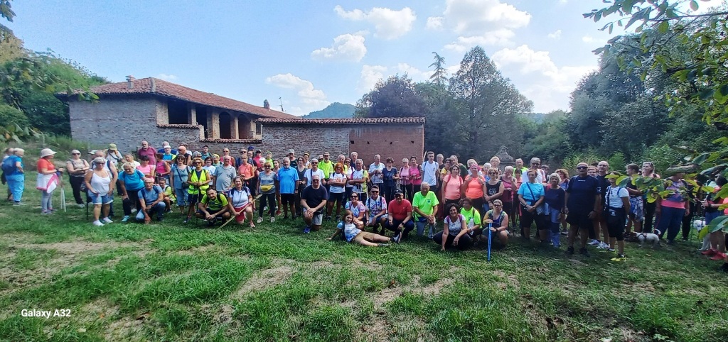 Passi nel verde e profumo di mela: il successo della Camminata del Pom Matan